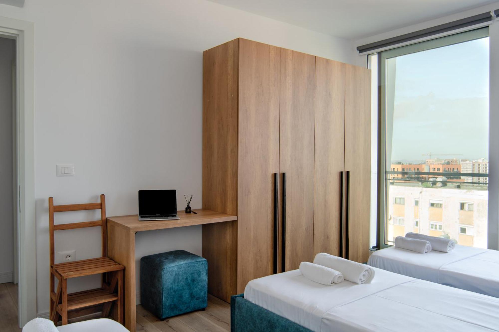 Urban Serenity City Skyline View Apartment 1 Tirana Bagian luar foto