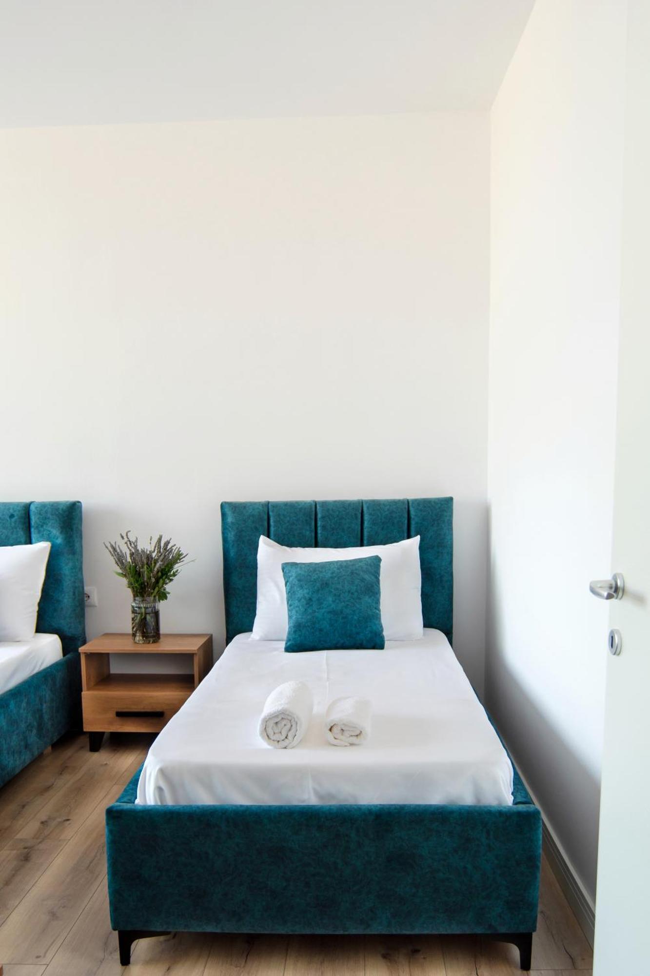 Urban Serenity City Skyline View Apartment 1 Tirana Bagian luar foto